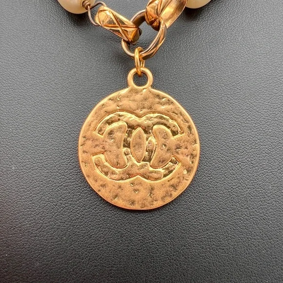 CHANEL Vintage 24k Gold Plated Necklace - Picture 4 of 8